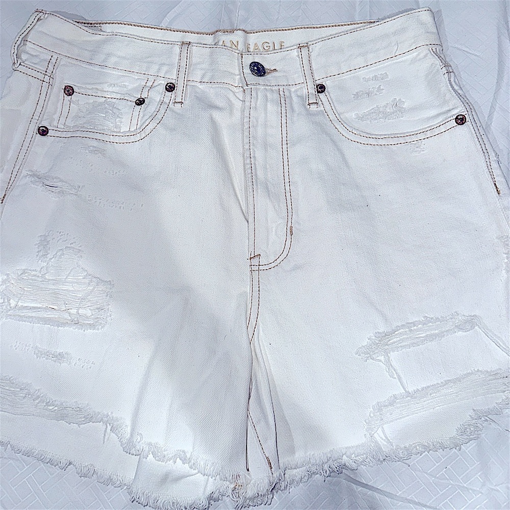 AMERICAN EAGLE  White Distressed Denim 90s BOYFRIEND Shorts SIZE 10